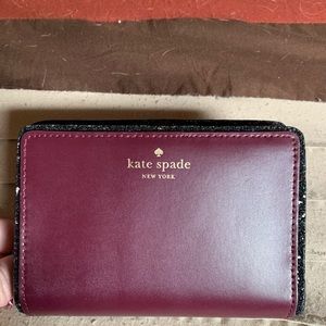 Burgundy Kate Spade ♠️ Wallet-looks brand new!